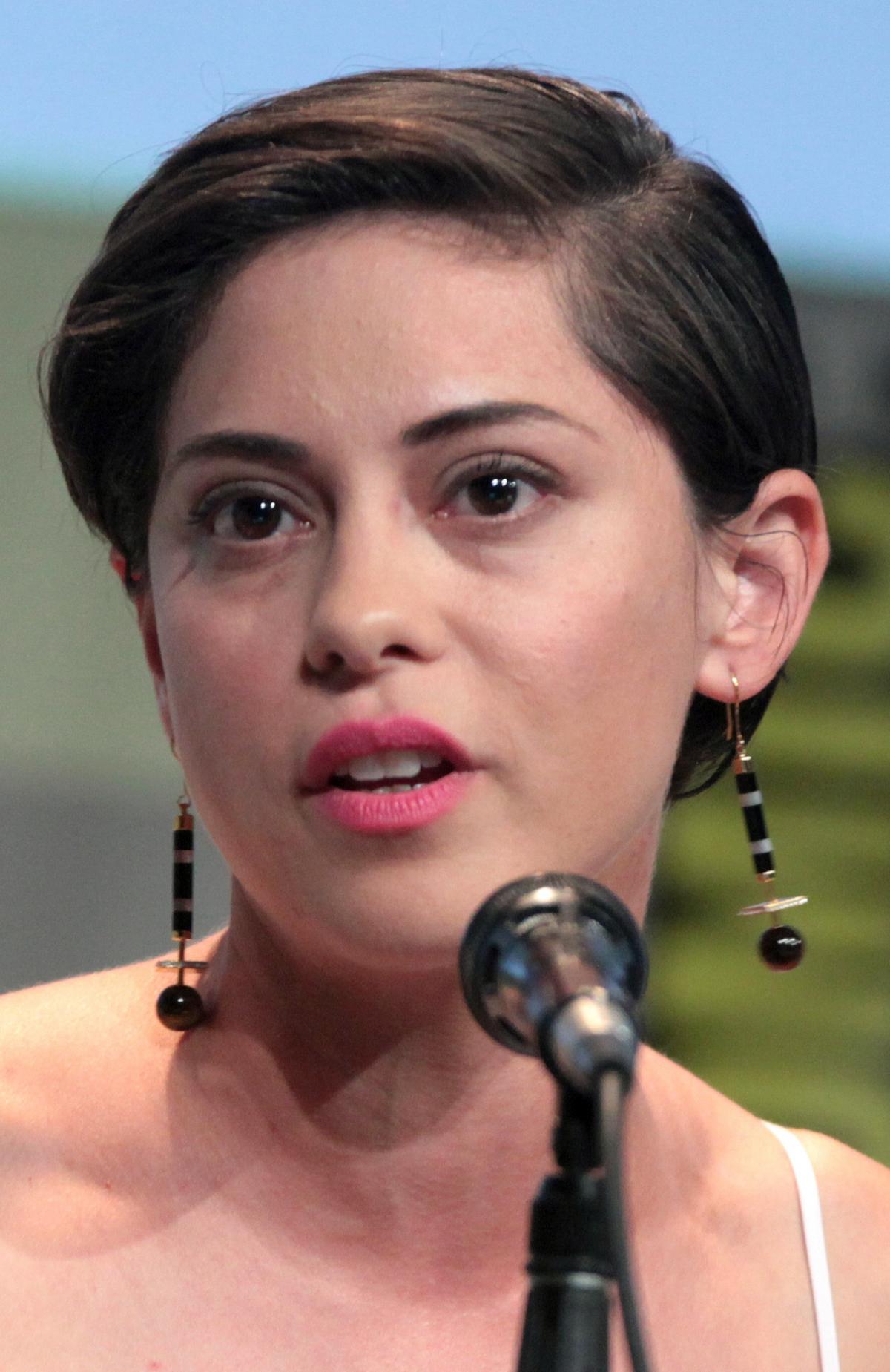 Rosa Salazar - Celebrity biography, zodiac sign and famous quotes